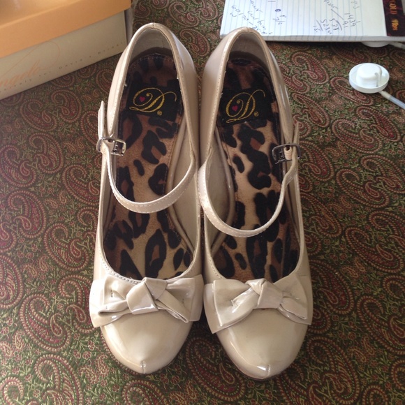 Taupe heels