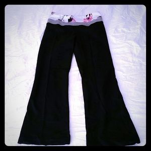 Lululemon reversable black crop Size 4