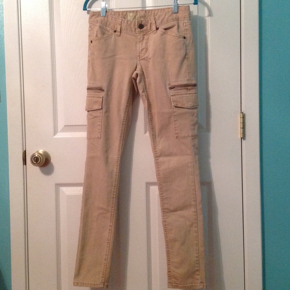 Khaki cargo skinny pants!