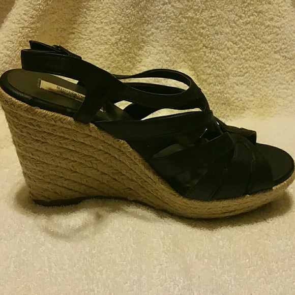 Simply Vera lightly used wedge - Picture 3 of 9