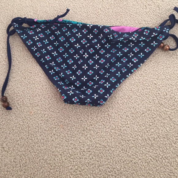 bikini bottoms!! - Picture 3 of 3