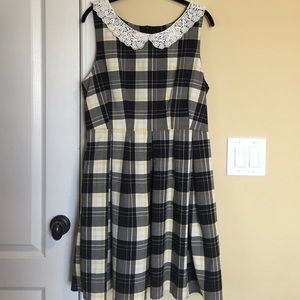 Cute Plaid Dress w/ Lace Collar