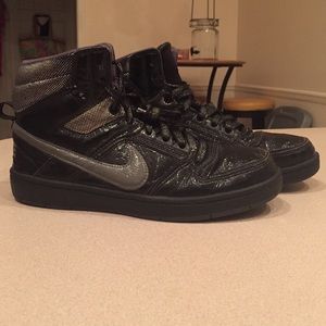 Black high top Nike shoes