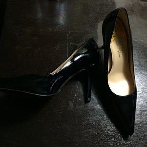 Vintage Cole Haan black point heels