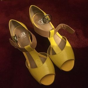 Gianni Bini Yellow Peep Toe Heels