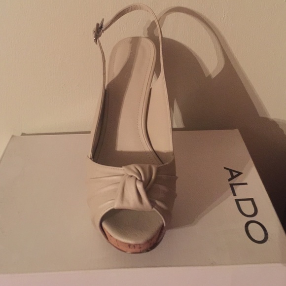 Aldo nude platform sandals - Picture 2 of 3