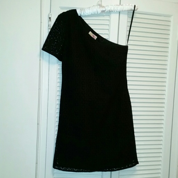 Plenty | Asymmetrical black dress - Picture 3 of 3