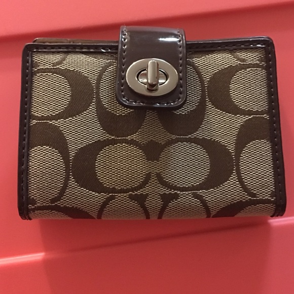 NWT Coach Khaki signature wallet - Picture 3 of 8