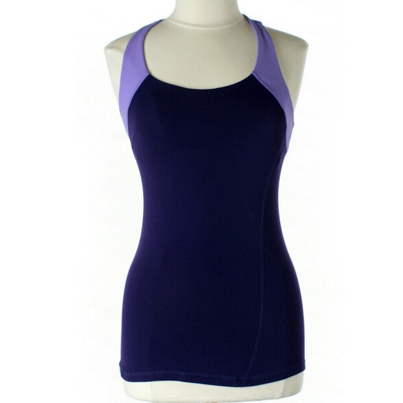 Lululemon Sz 6 built-in bra purple top EUC