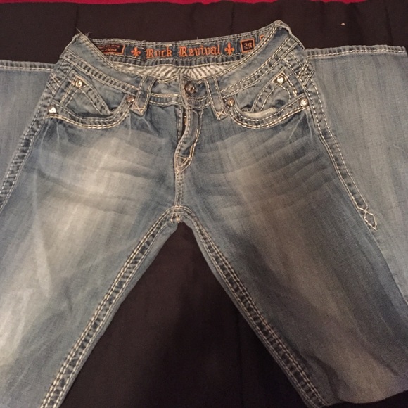 Rock revival jeans😍
