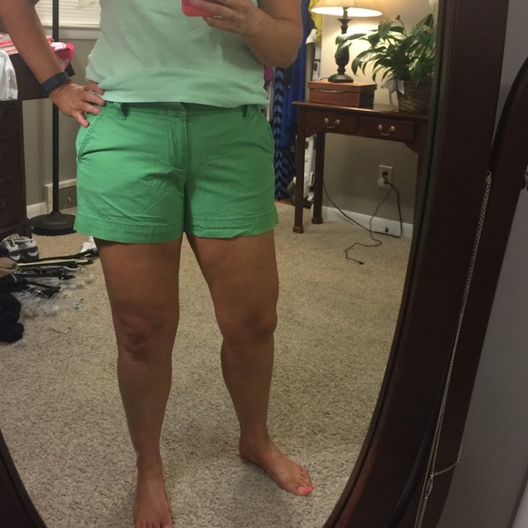 🔴SOLD🔴 Green Gap shorts