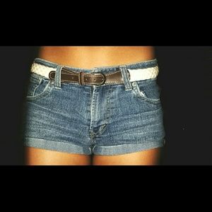 Levi denim shorts + white & brown braided belt