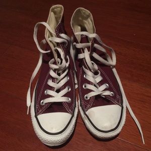 Maroon converse