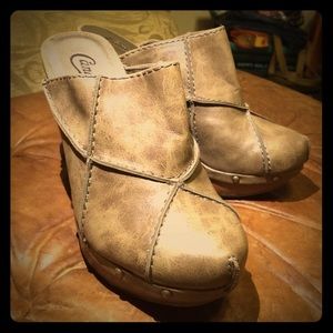 Candie's Carin Taupe Brown