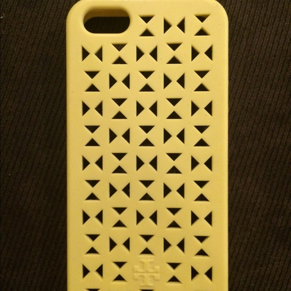 Tory Burch Accessories - Tory Burch IPhone 5 silicone case