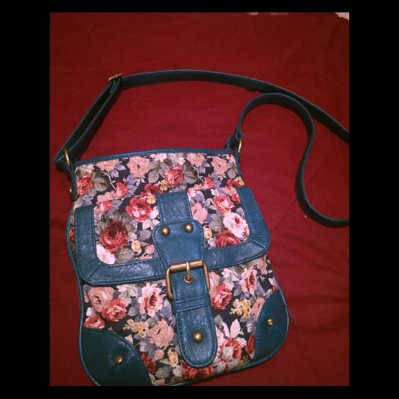 Rue21 floral purse