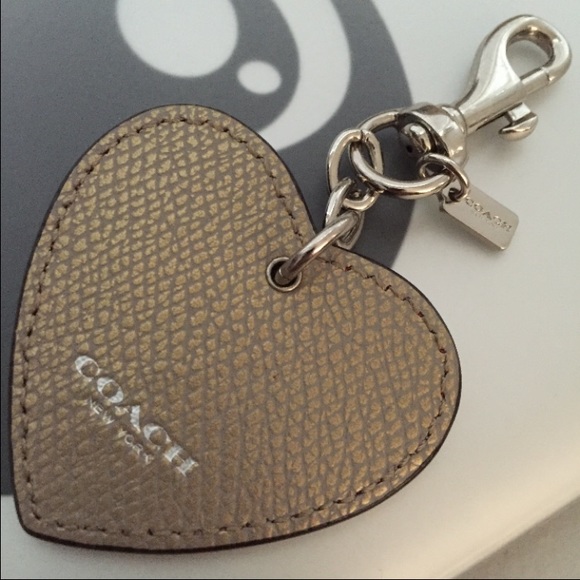 UNUSED Coach red heart keychain key fob❤️💕 - Picture 2 of 4