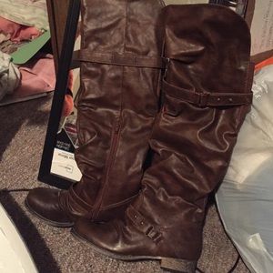 BRAND NEW CARLOS SANTANA BOOTS