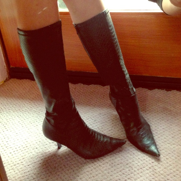 Heeled boots