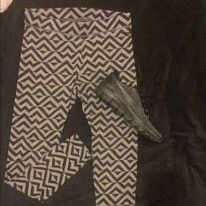 Victoria's Secret pink chevron leggings