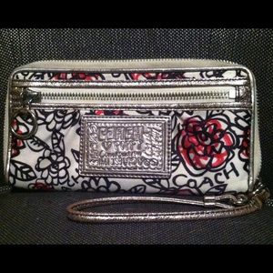 Coach Bella Zippy Wallet/Wristlet