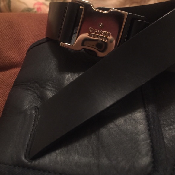 Gucci Black Cuff Stiletto - Picture 2 of 4