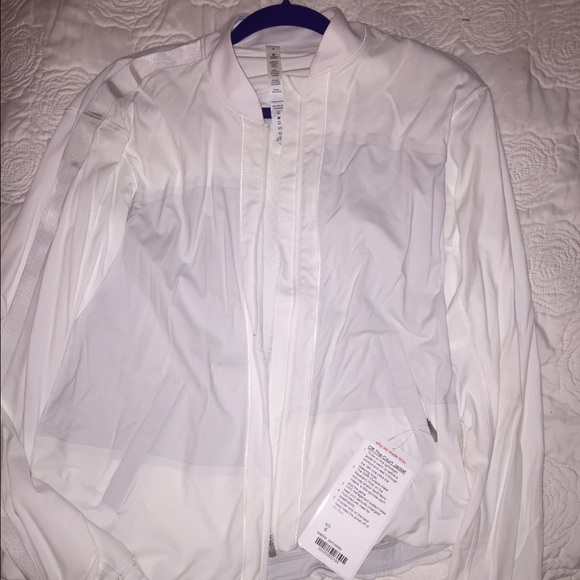 Lululemon off the court jacket. NWT sz6