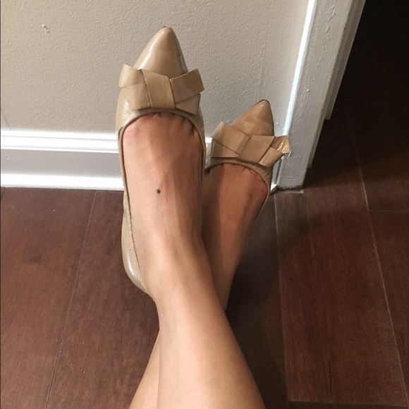 MeToo Beige Patent Leather Flats