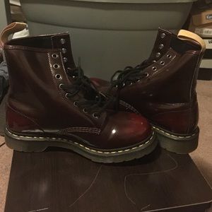Doc Martens burgundy .