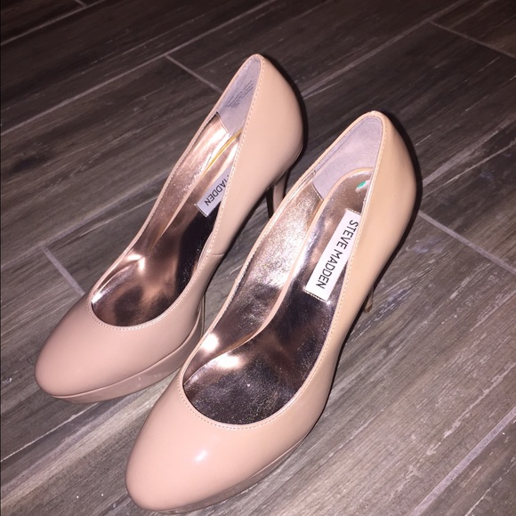 Nude Steve Madden 4 inch heals