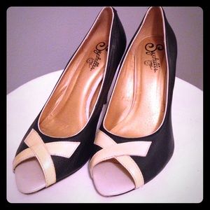 Seychelles Pumps