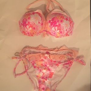 VS Bombshell Bathing Suit Top 32D Bottoms Medium