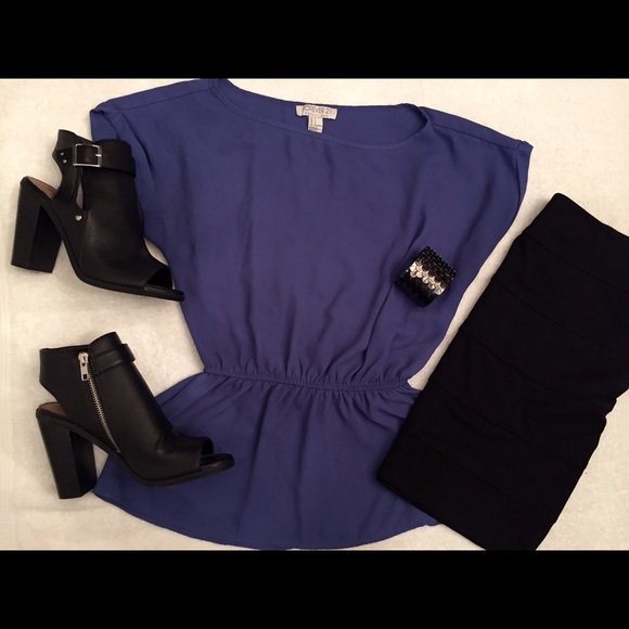 Forever 21 Dresses & Skirts - Forever 21 Blue Top
