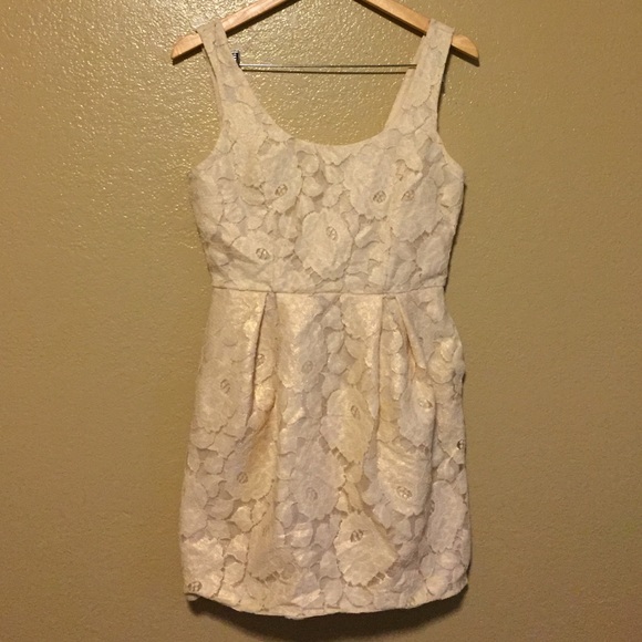 White Sleeveless Lace Dress