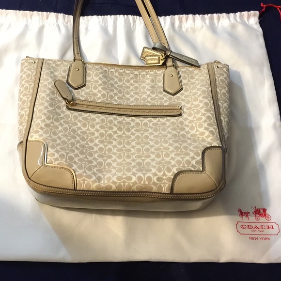 Coach Purse, like new!!! - Picture 4 of 4
