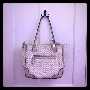 Coach Purse, like new!!!