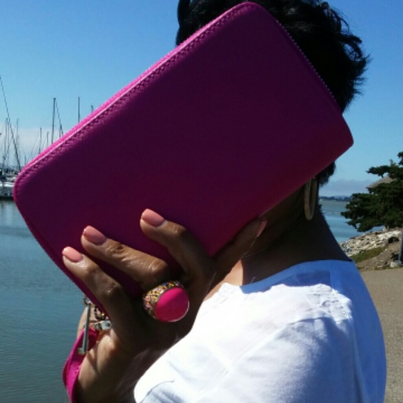 Clutch - Picture 2 of 4