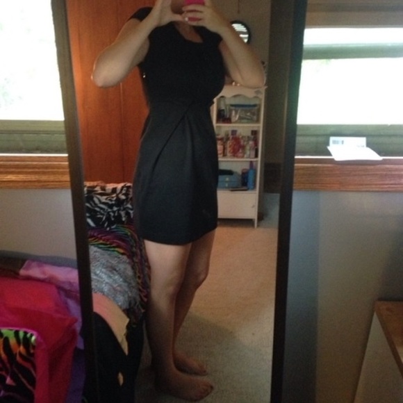 Black soft dress with few cringes.