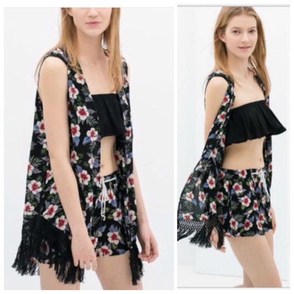 Floral kimono with fringe