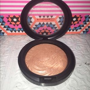 Mac skinfinish in fairly precious TRADE!!!