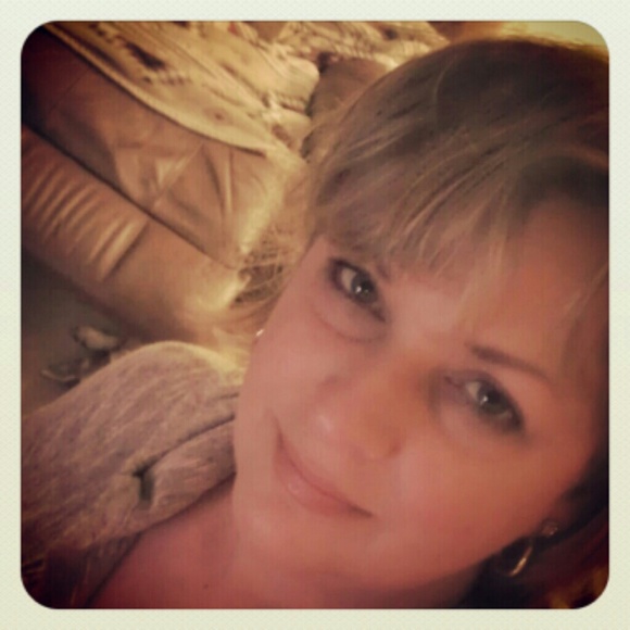 🎈MEET YOUR SELLER🎈 - Picture 4 of 8