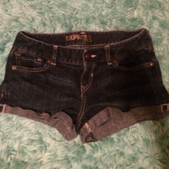 Express denim low wasted shorts