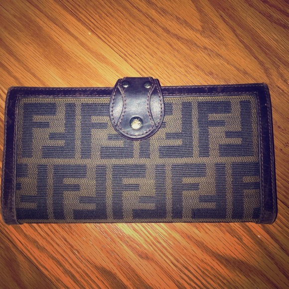 💸AUTHENTIC FENDI WALLET 👑💎