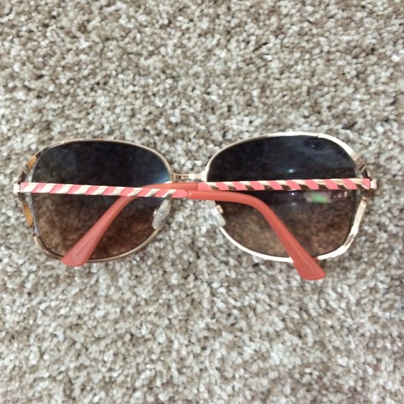 Sunglasses - Picture 2 of 4