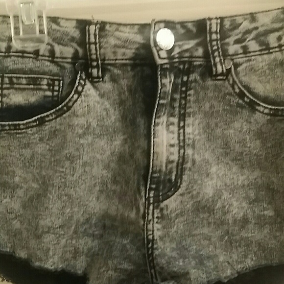 Cute High Waisted Shorts - Picture 2 of 2