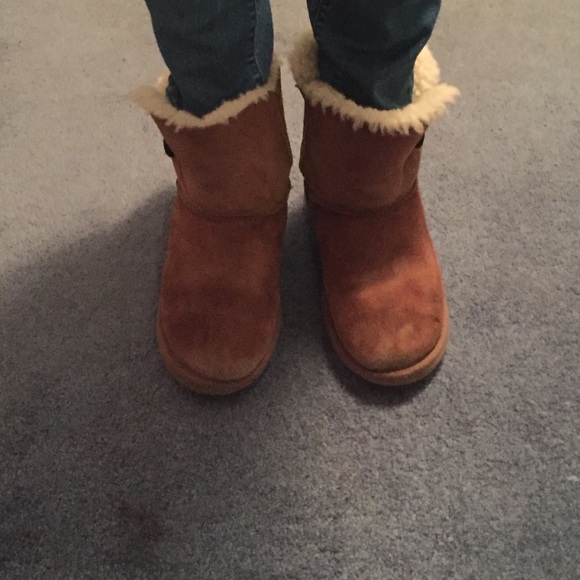 Chestnut UGGS