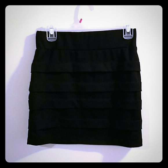 Black Mini Bodycon  Skirt - Picture 1 of 1