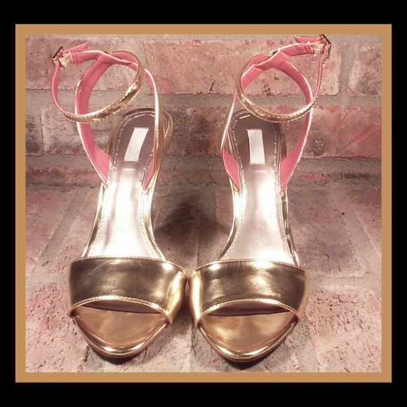 Rachel Roy 'Karol' Strappy Heeled Sandal - Picture 2 of 4