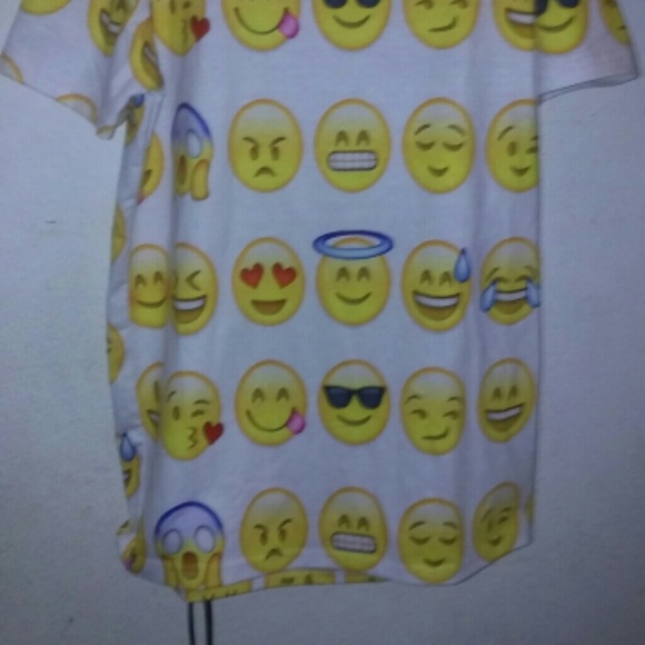 Emoji shirt and jeans size 3 10$ - Picture 4 of 4
