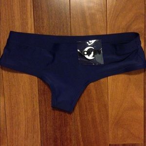 Kovey Charger bottom in Navy